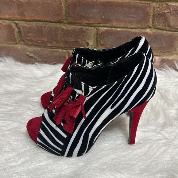 Rosalina Women’s Zebra & Tassel Platform Heels Size 8 - Picture 3 of 8